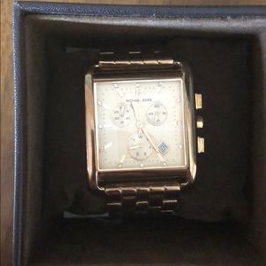 Selling a rose gold michael kors watch!